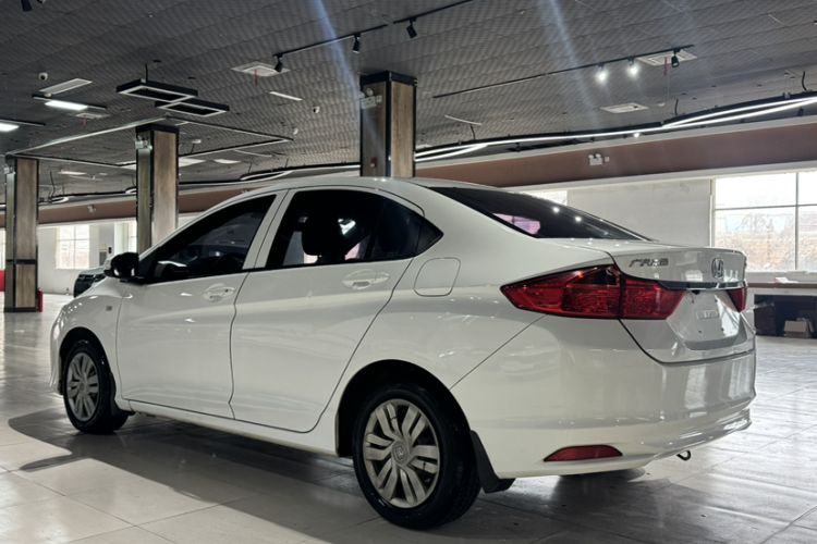 Used Honda City 2015 1.5L Manual Advance Edition Exterior 4