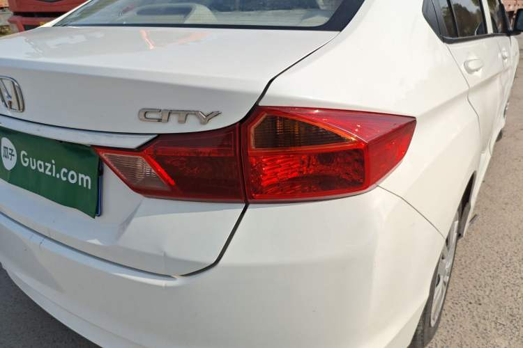 Used Honda City 2015 1.5L manual Comfort version Exterior 6