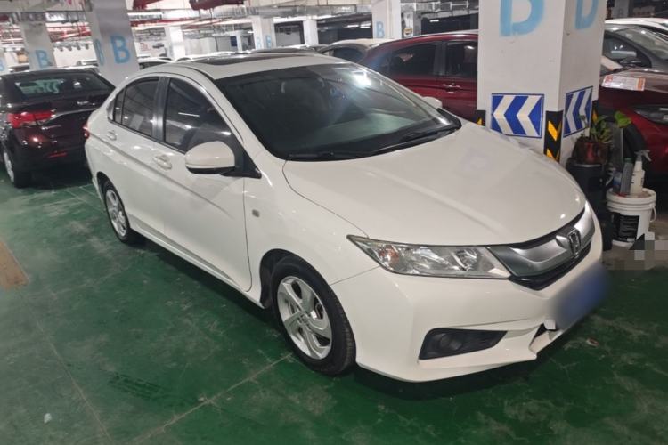 Used Honda City 2015 1.5L CVT Luxury Edition Front Right 45 Deg