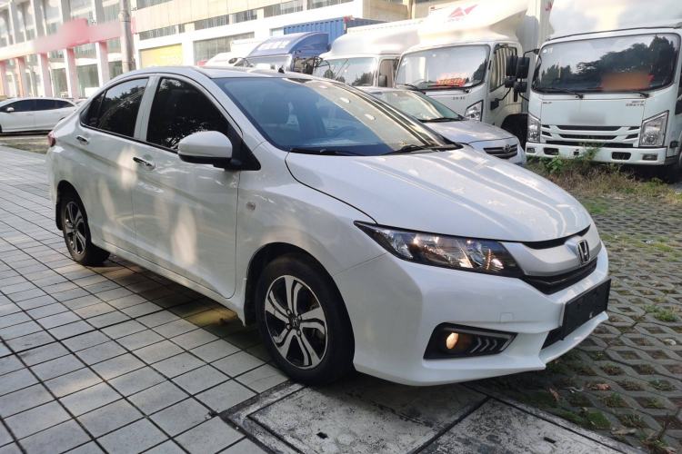 Used Honda City 2015 1.5L manual Comfort version Front Right 45 Deg