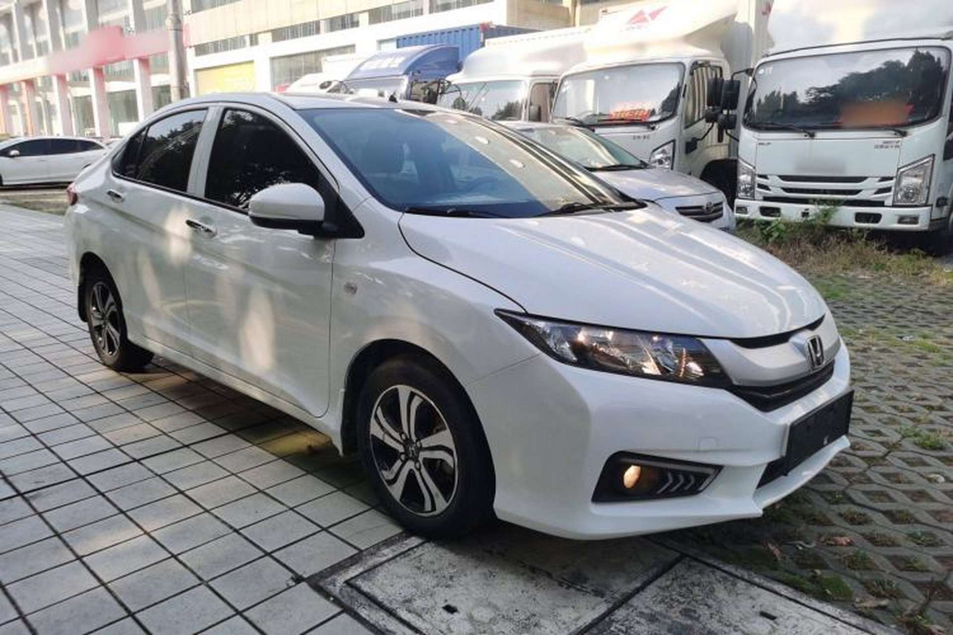 Used Honda City 2015 1.5L manual Comfort version Front Right 45 Deg