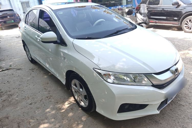 Used Honda City 2015 1.5L CVT Luxury Edition Front Right 45 Deg