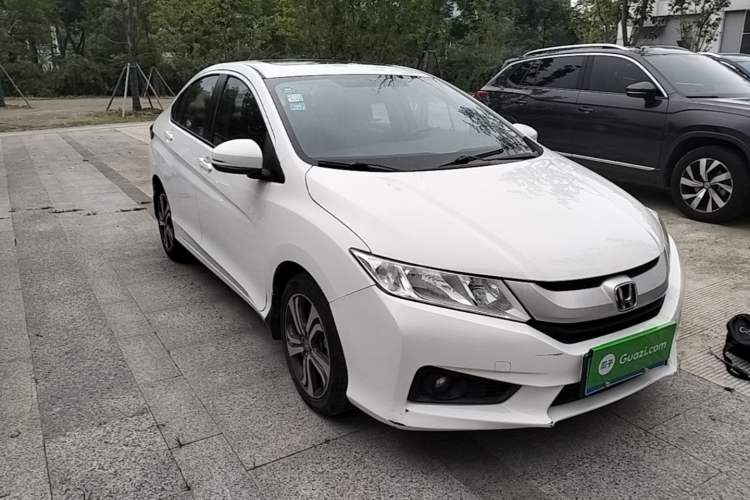 Used Honda City 2015 1.5L CVT Flagship Edition Front Right 45 Deg