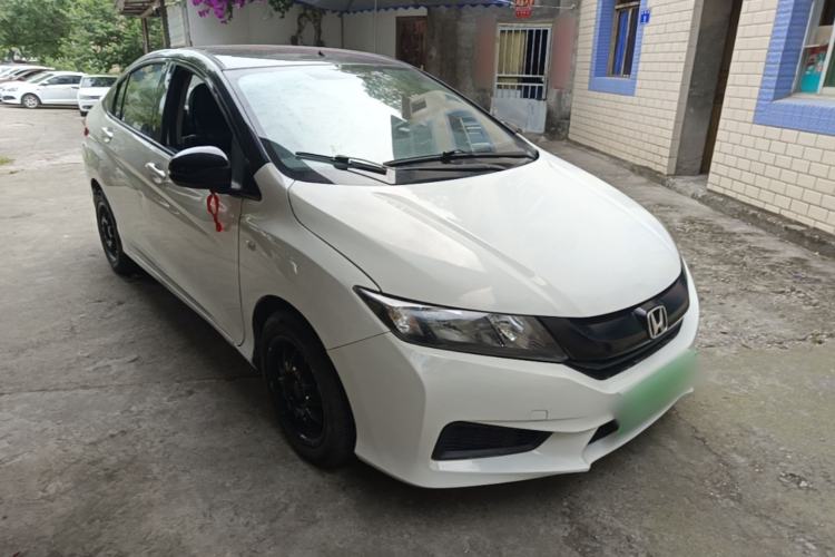 Used Honda City 2015 1.5L manual Comfort version Front Right 45 Deg
