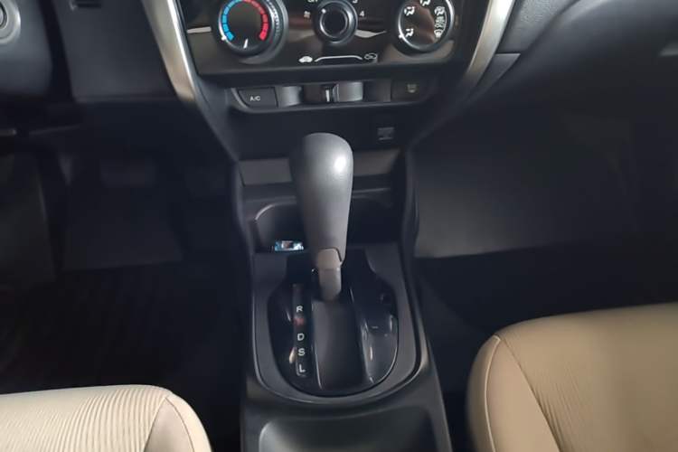 Used Honda City 2015 1.5L CVT Comfort Version Gear Lever