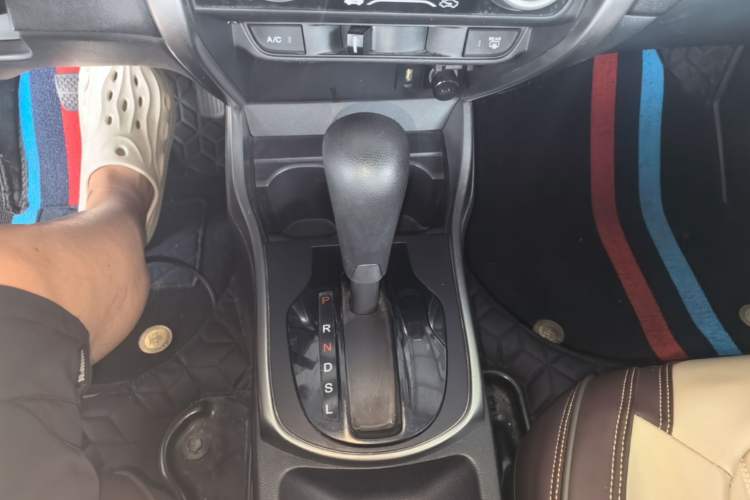 Used Honda City 2015 1.5L CVT Luxury Edition Gear Lever