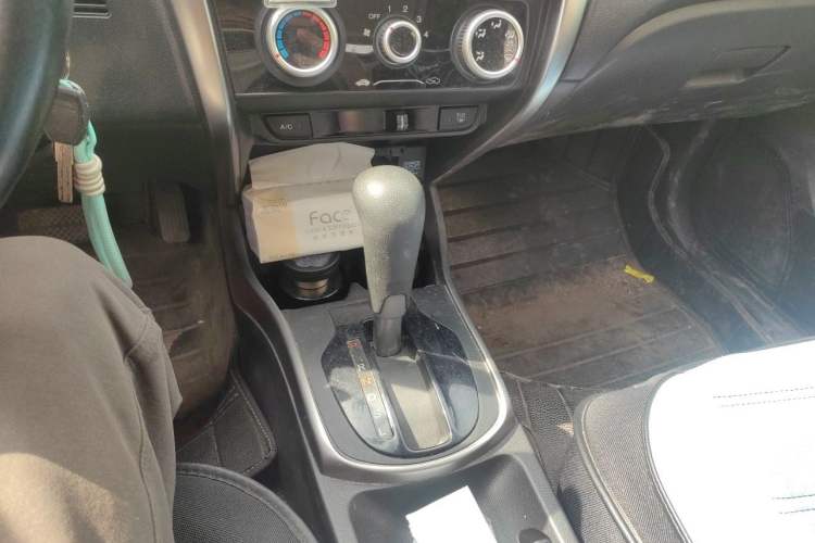 Used Honda City 2015 1.5L CVT Luxury Edition Gear Lever