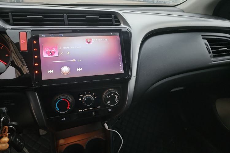 Used Honda City 2015 1.5L manual Comfort version Interior 2