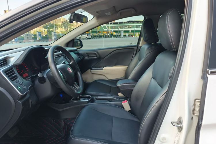Used Honda City 2015 1.5L CVT Comfort Version Interior 2
