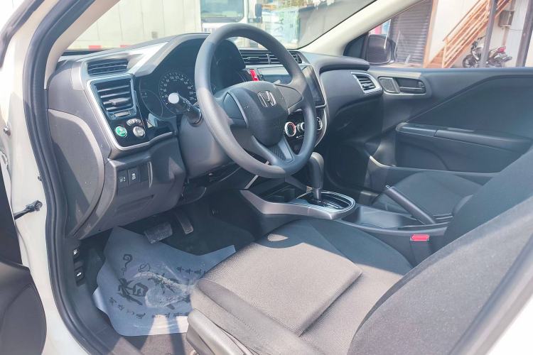 Used Honda City 2015 1.5L CVT Luxury Edition Interior 2
