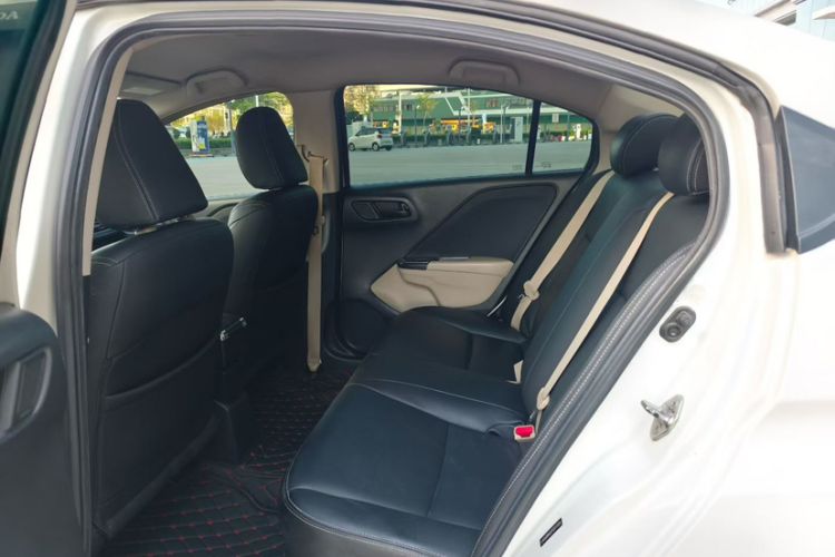 Used Honda City 2015 1.5L CVT Comfort Version Interior 3