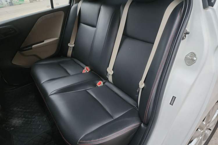 Used Honda City 2015 1.5L manual Comfort version Interior 4