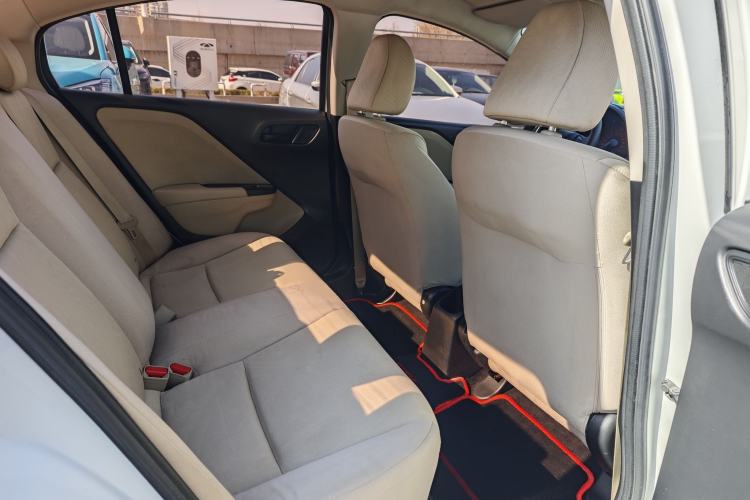 Used Honda City 2015 1.5L Manual Advance Edition Interior 5