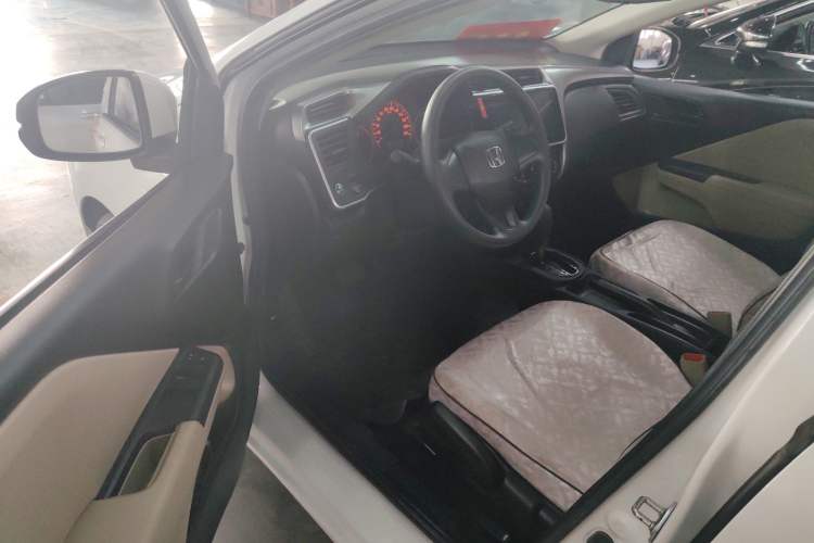 Used Honda City 2015 1.5L CVT Comfort Version Interior 5