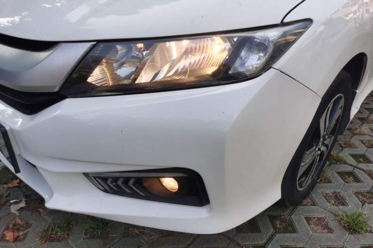 Used Honda City 2015 1.5L manual Comfort version Left Front Headlight