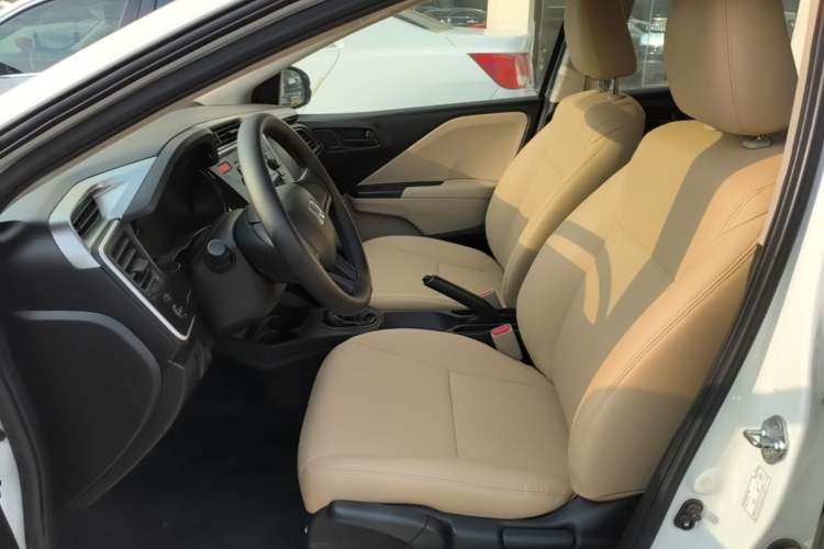 Used Honda City 2015 1.5L manual Comfort version Left Front Seat