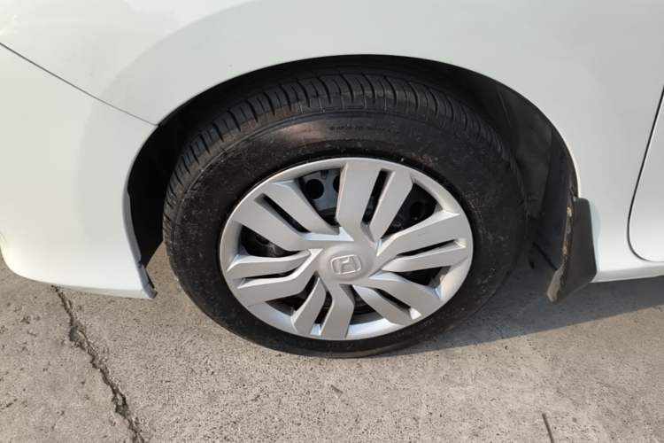 Used Honda City 2015 1.5L manual Comfort version Left Front Wheel Hub