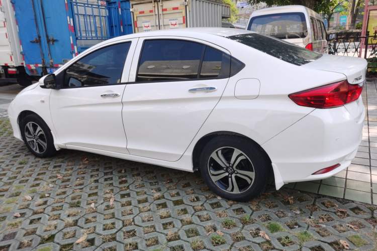 Used Honda City 2015 1.5L manual Comfort version Left Side