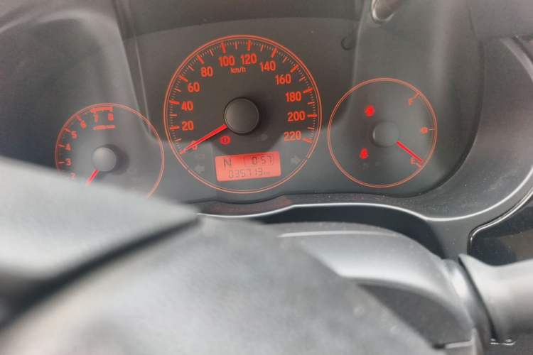 Used Honda City 2015 1.5L CVT Comfort Version Odometer Close Up