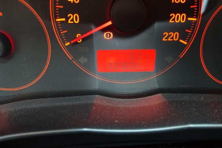Used Honda City 2015 1.5L Manual Advance Edition Odometer Close Up