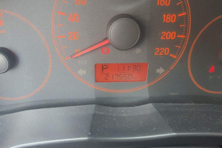 Used Honda City 2015 1.5L CVT Comfort Version Odometer Close Up