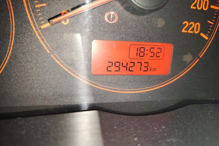 Used Honda City 2015 1.5L manual Comfort version Odometer Close Up