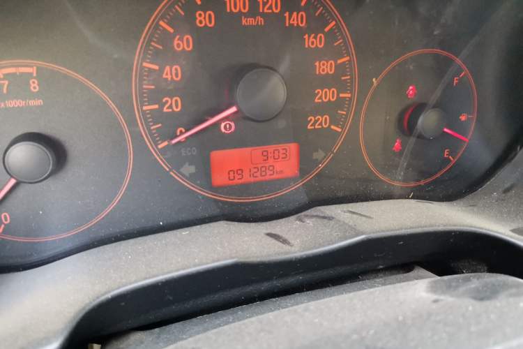 Used Honda City 2015 1.5L manual Comfort version Odometer Close Up