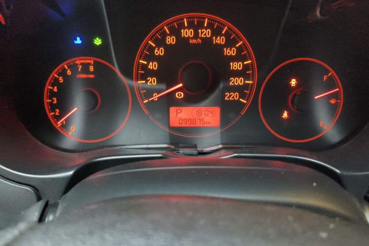 Used Honda City 2015 1.5L CVT Comfort Version Odometer Close Up