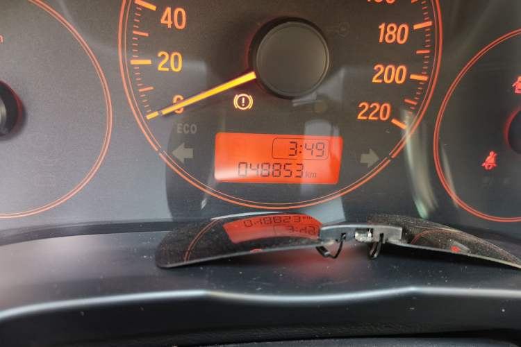 Used Honda City 2015 1.5L manual Comfort version Odometer Close Up
