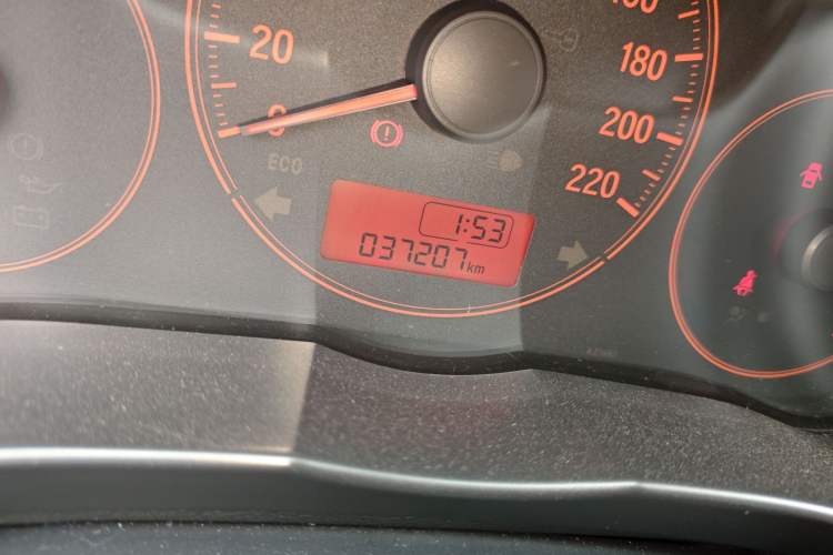 Used Honda City 2015 1.5L manual Comfort version Odometer Close Up