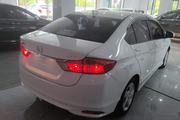Used Honda City 2015 1.5L CVT Luxury Edition Rear Right 45 Deg