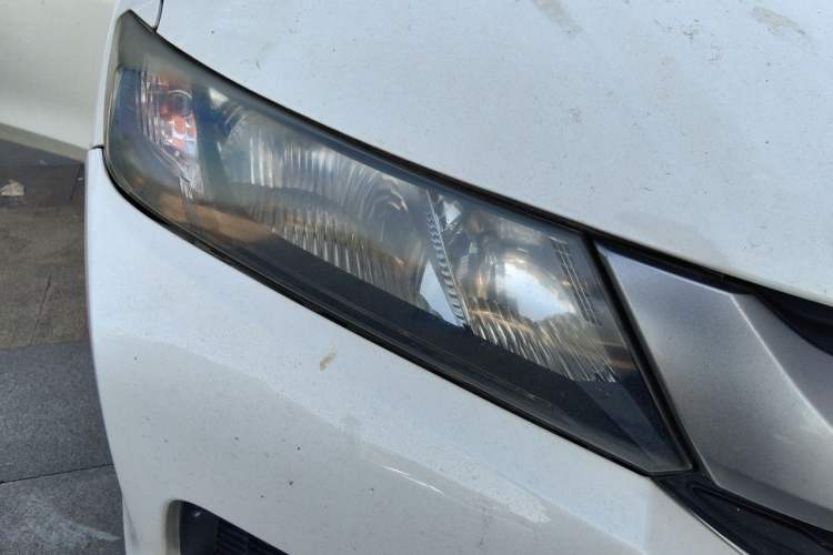 Used Honda City 2015 1.5L manual Comfort version Right Front Headlight