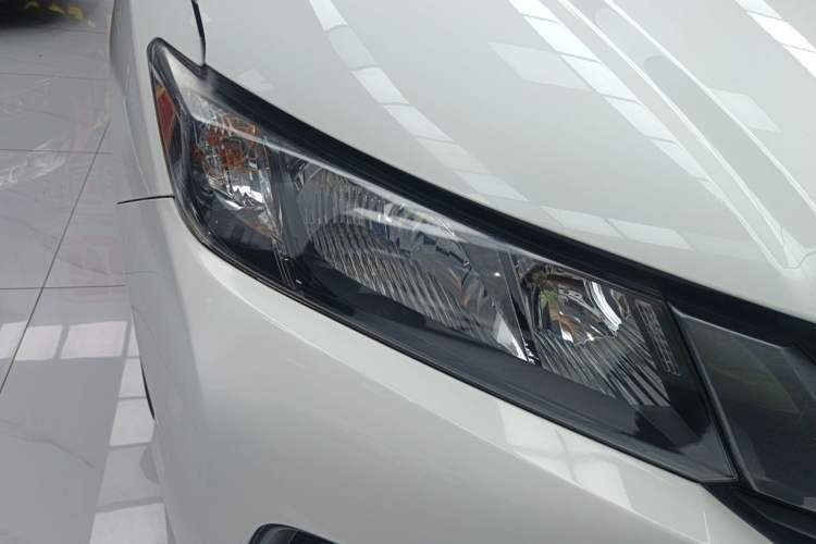 Used Honda City 2015 1.5L CVT Comfort Version Right Front Headlight