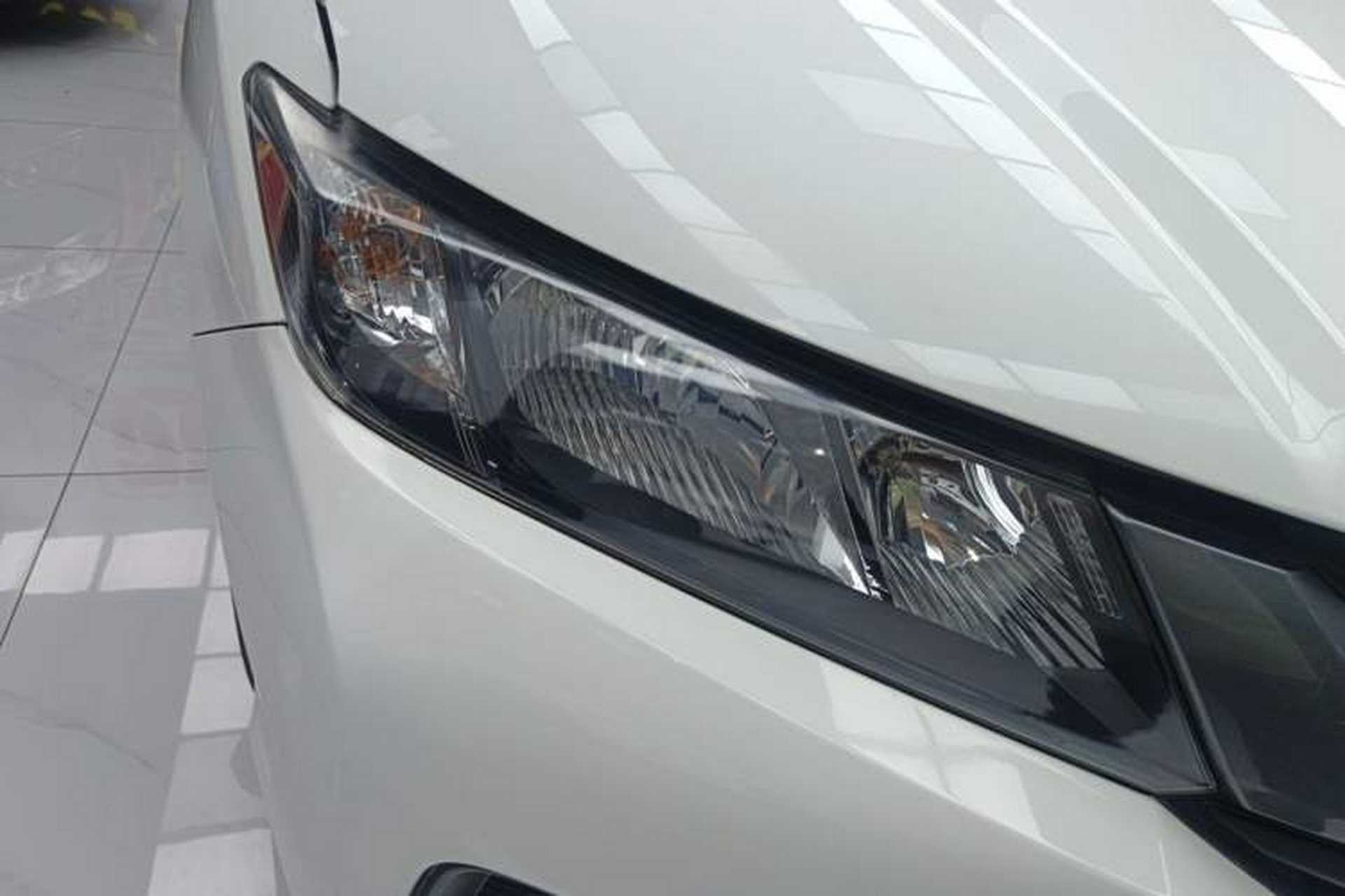 Used Honda City 2015 1.5L CVT Comfort Version Right Front Headlight