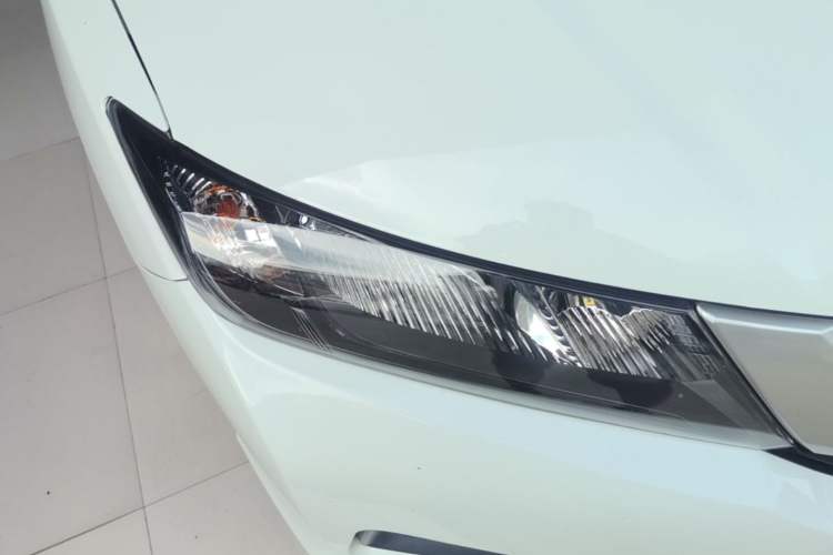 Used Honda City 2015 1.5L CVT Comfort Version Right Front Headlight