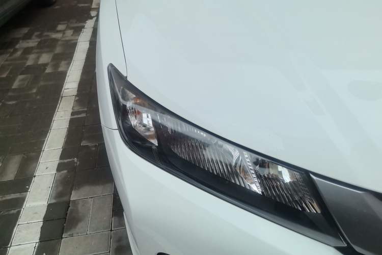 Used Honda City 2015 1.5L CVT Comfort Version Right Front Headlight