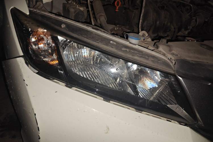Used Honda City 2015 1.5L manual Comfort version Right Front Headlight