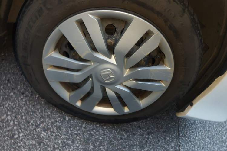 Used Honda City 2015 1.5L manual Comfort version Right Front Wheel Hub