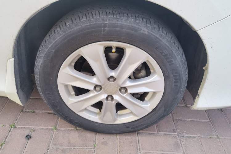 Used Honda City 2015 1.5L manual Comfort version Right Front Wheel Hub