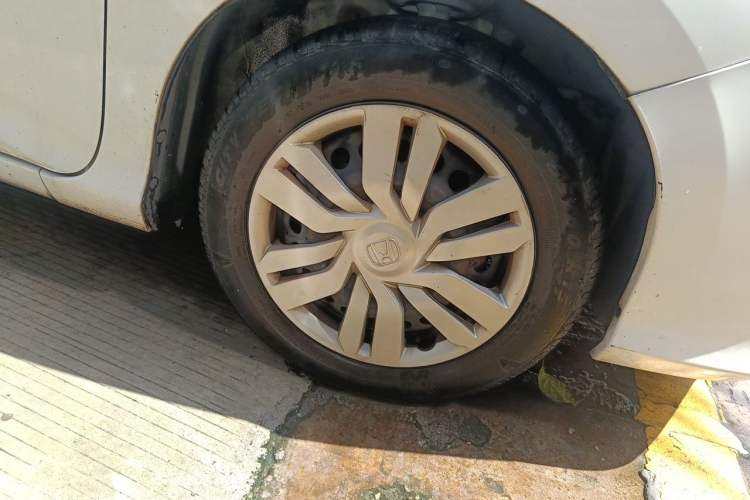 Used Honda City 2015 1.5L manual Comfort version Right Front Wheel Hub