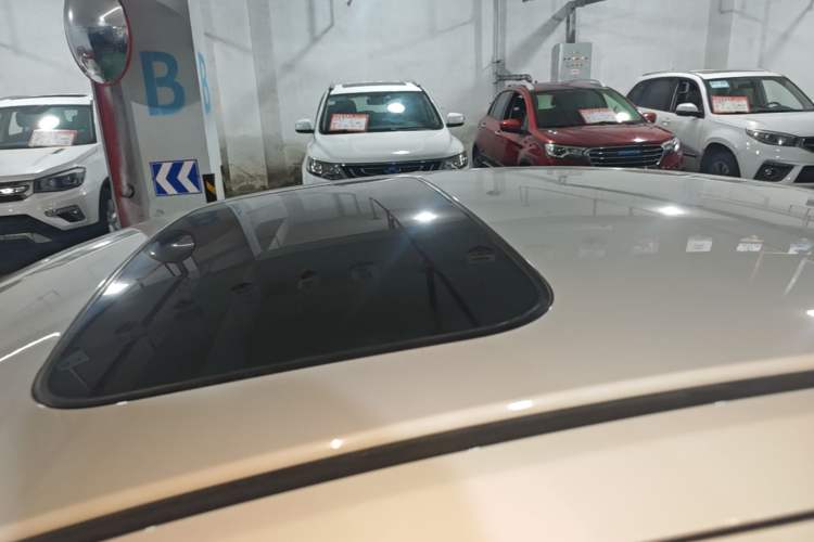 Used Honda City 2015 1.5L CVT Luxury Edition Roof