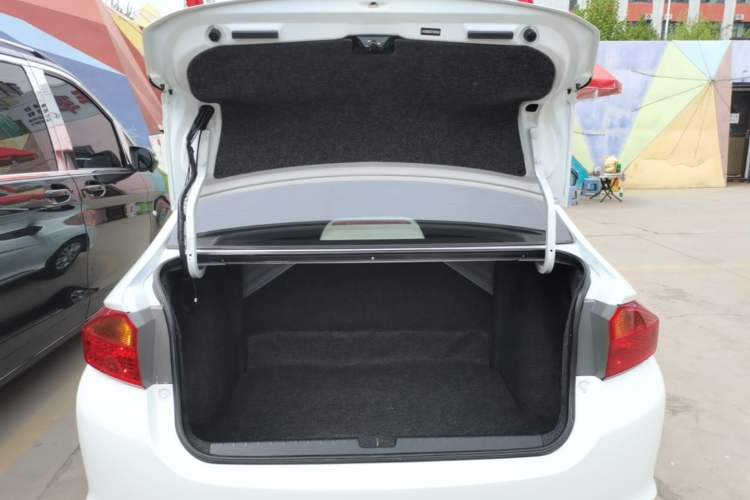 Used Honda City 2015 1.5L CVT Comfort Version Trunk
