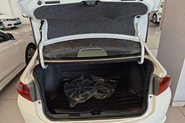 Used Honda City 2015 1.5L CVT Comfort Version Trunk