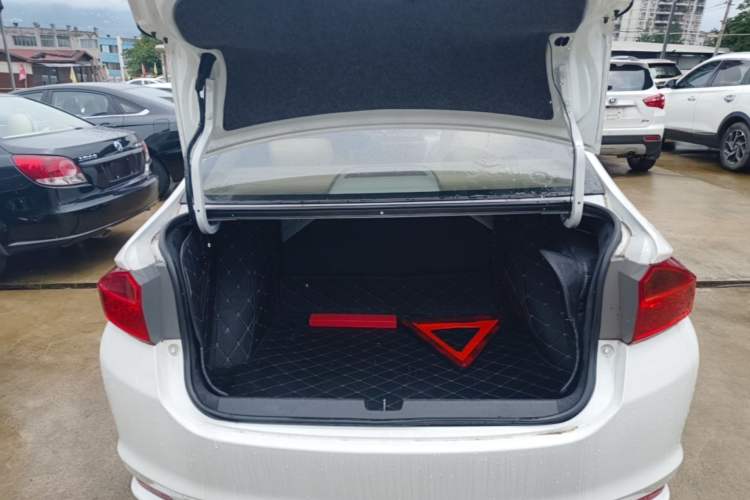 Used Honda City 2015 1.5L CVT Comfort Version Trunk