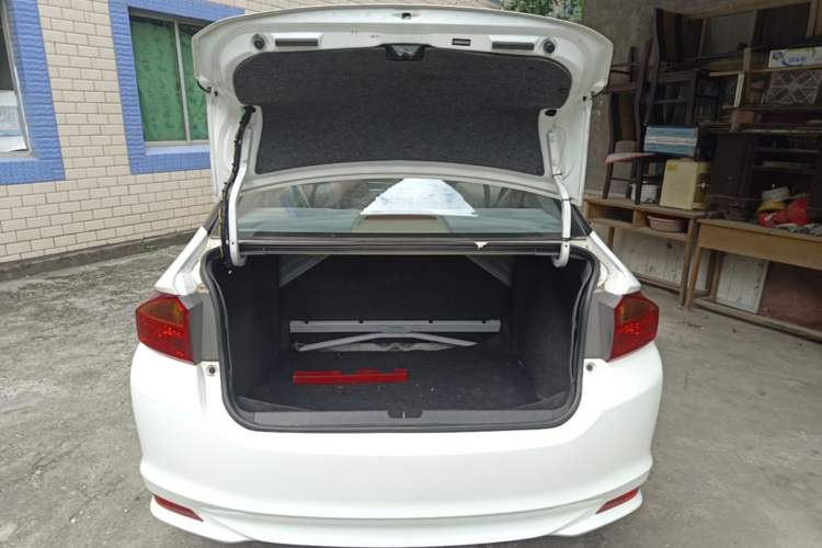 Used Honda City 2015 1.5L manual Comfort version Trunk