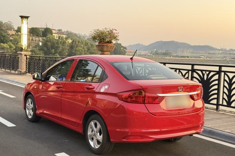 Used Honda City 2017 1.5L CVT Elite Edition Exterior 4