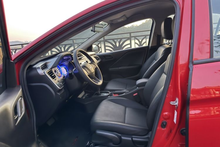 Used Honda City 2017 1.5L CVT Elite Edition Interior 2