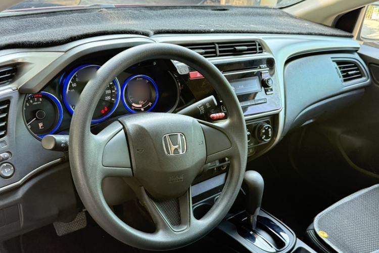 Used Honda City 2017 1.5L CVT Elite Edition Interior 3