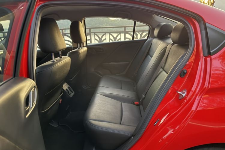 Used Honda City 2017 1.5L CVT Elite Edition Interior 4