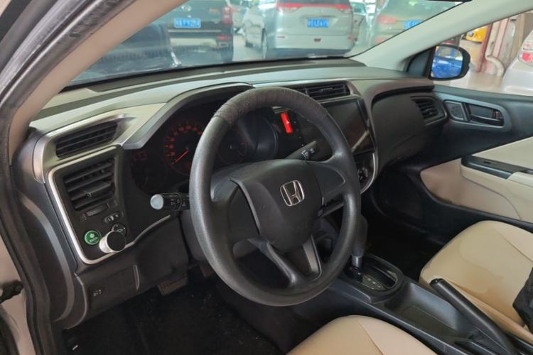 Used Honda City 2017 1.5L CVT Comfort Version Center Console